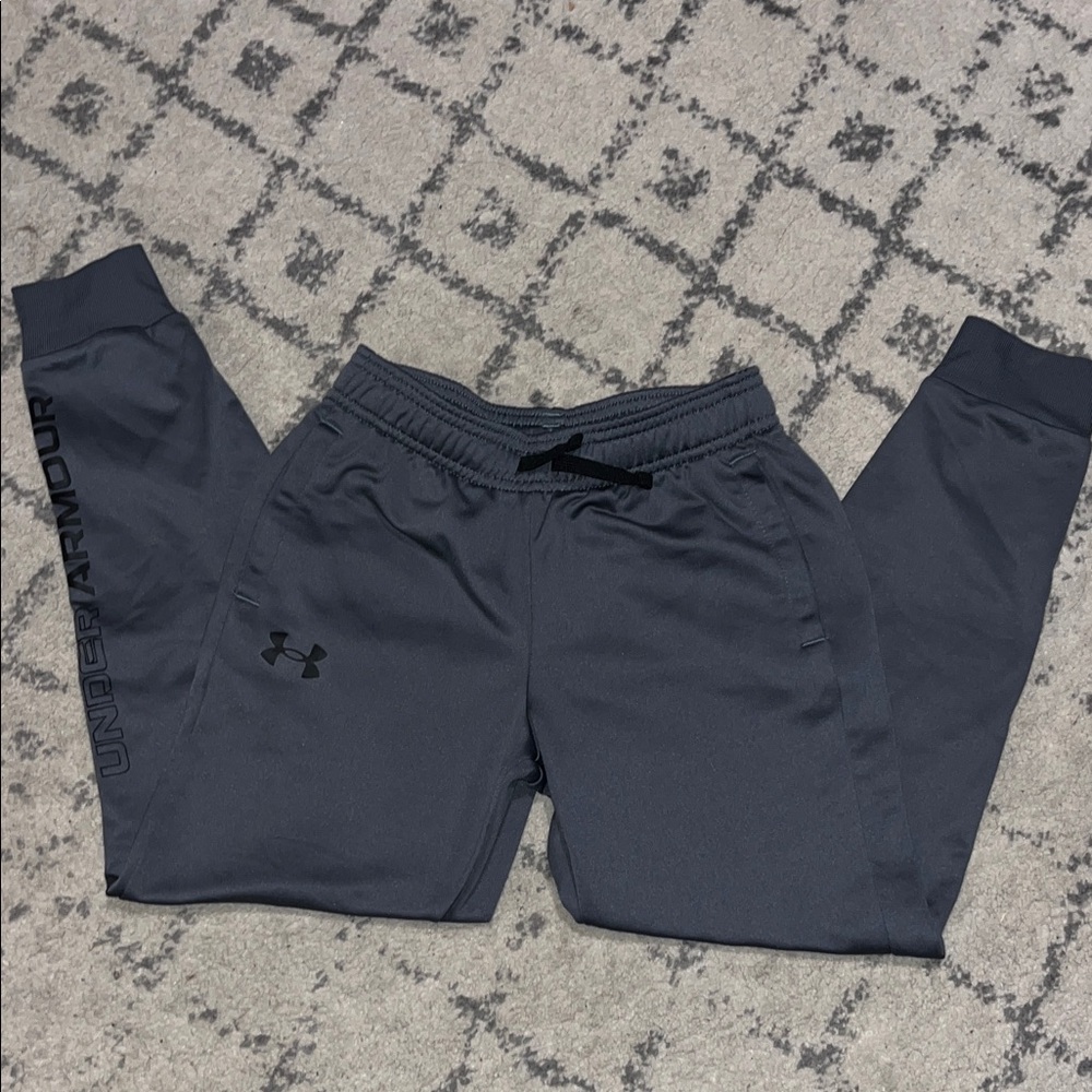 Boys UA joggers